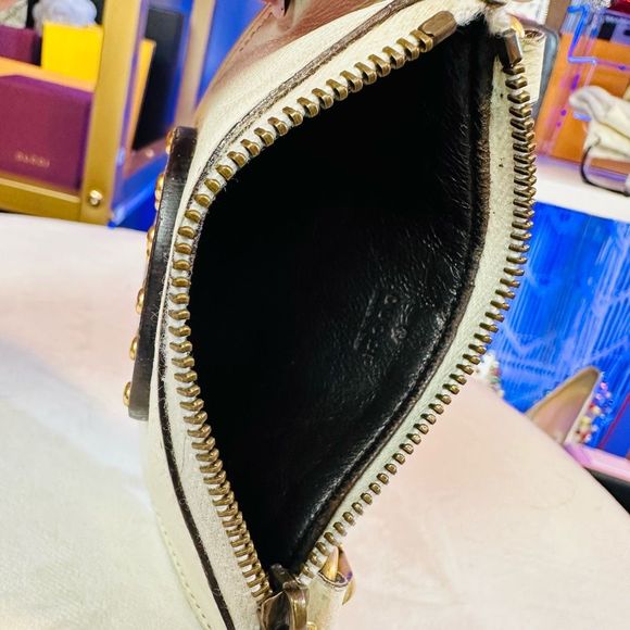 Gucci Rare GG Micro Purse Key Pouch Cream Leather Half Moon - Picture 9 of 14